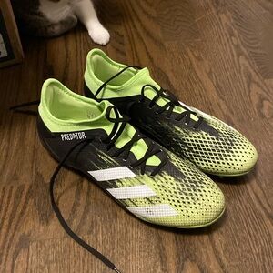 Predator soccer cleats size 11 mens (wore only 1 time)